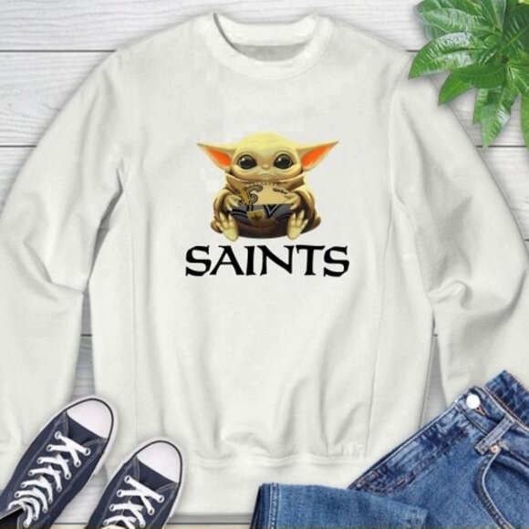 New Orleans Saints Baby Yoda Star Wars NFL Football Christmas Sweatshirt 159 - Picture 1 of 5